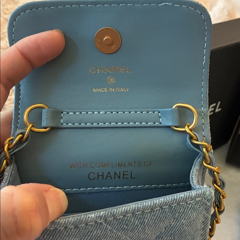 New CHANEL Denim Mini Crossbody Bag with Gold CC Hardware VVIP Giff - Picture 5 of 8